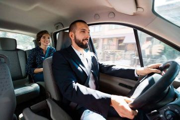 Taxis und Mietwagen